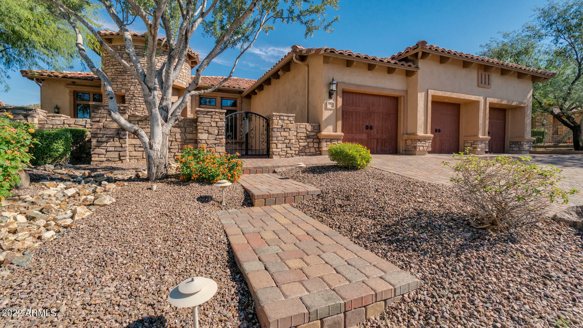 Property Photo: 4221 N Highview Street AZ 85207