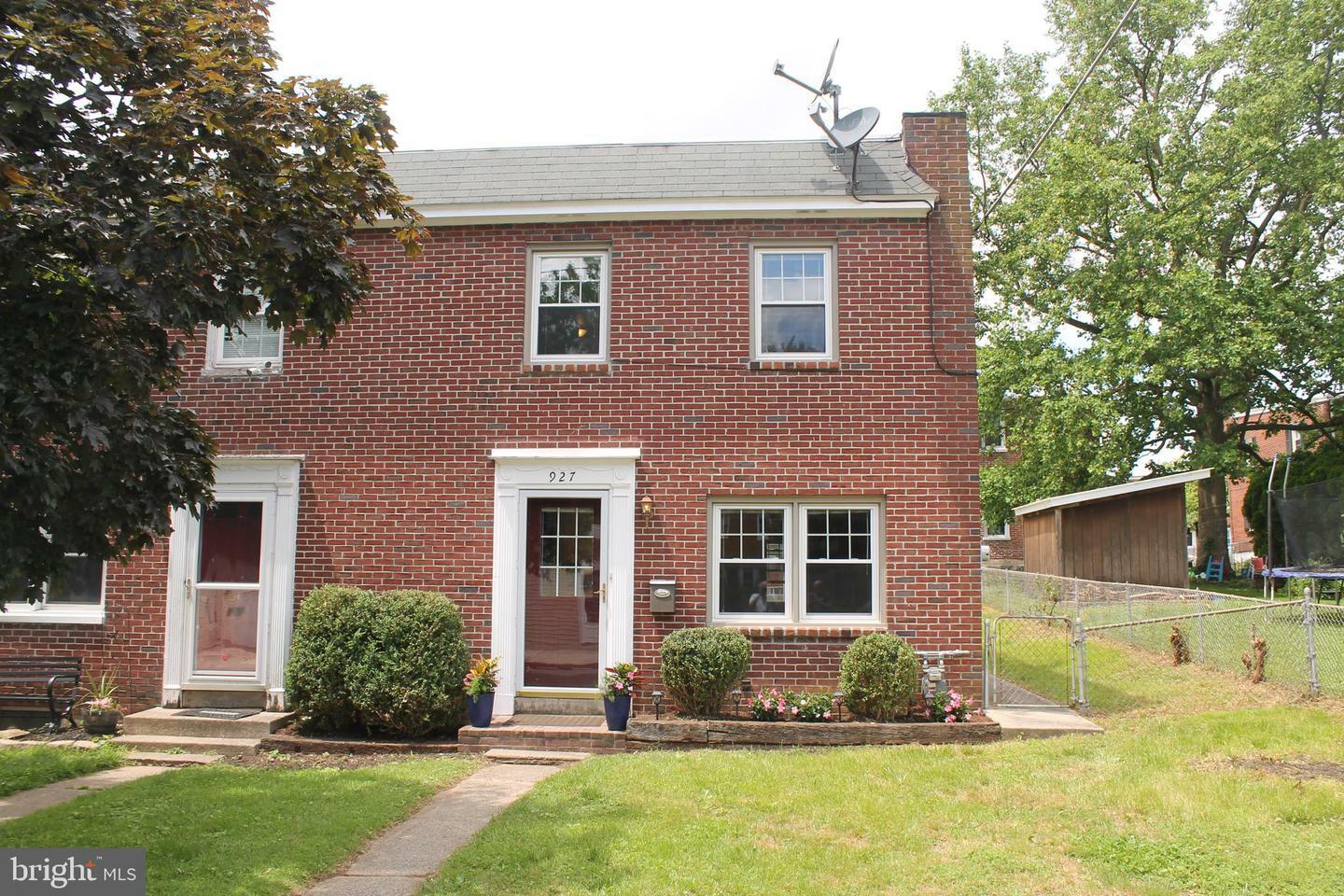 Property Photo:  927 W Vine Street  PA 17603 