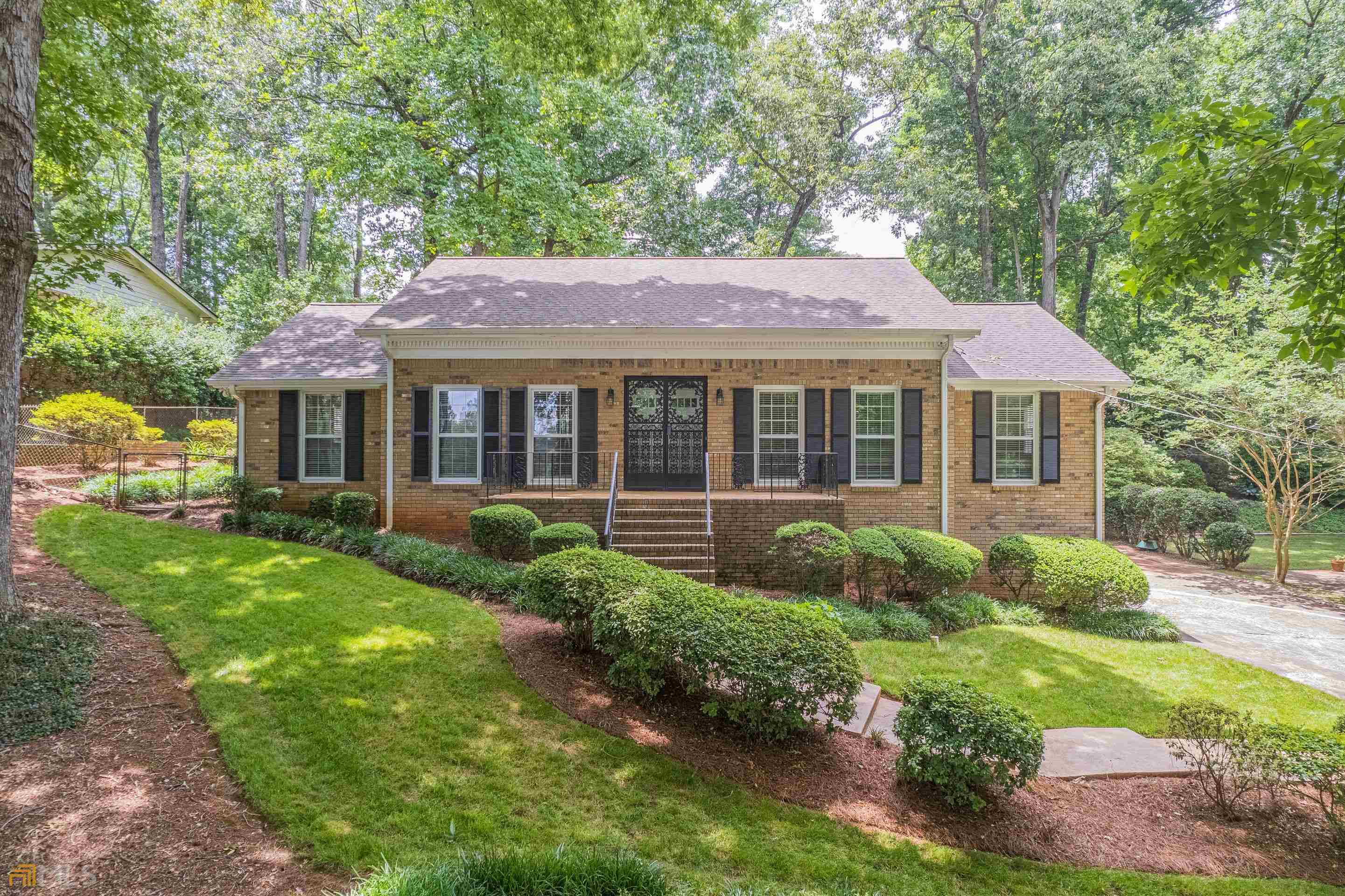 1160 Lake Drive  Roswell GA 30075 photo