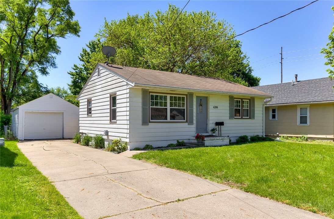 Property Photo:  6208 Welker Avenue  IA 50312 