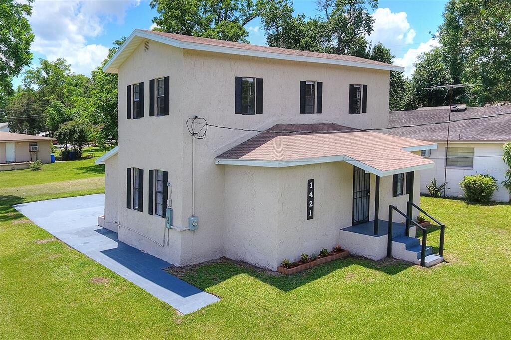 Property Photo:  1421 Amos Avenue  FL 33805 