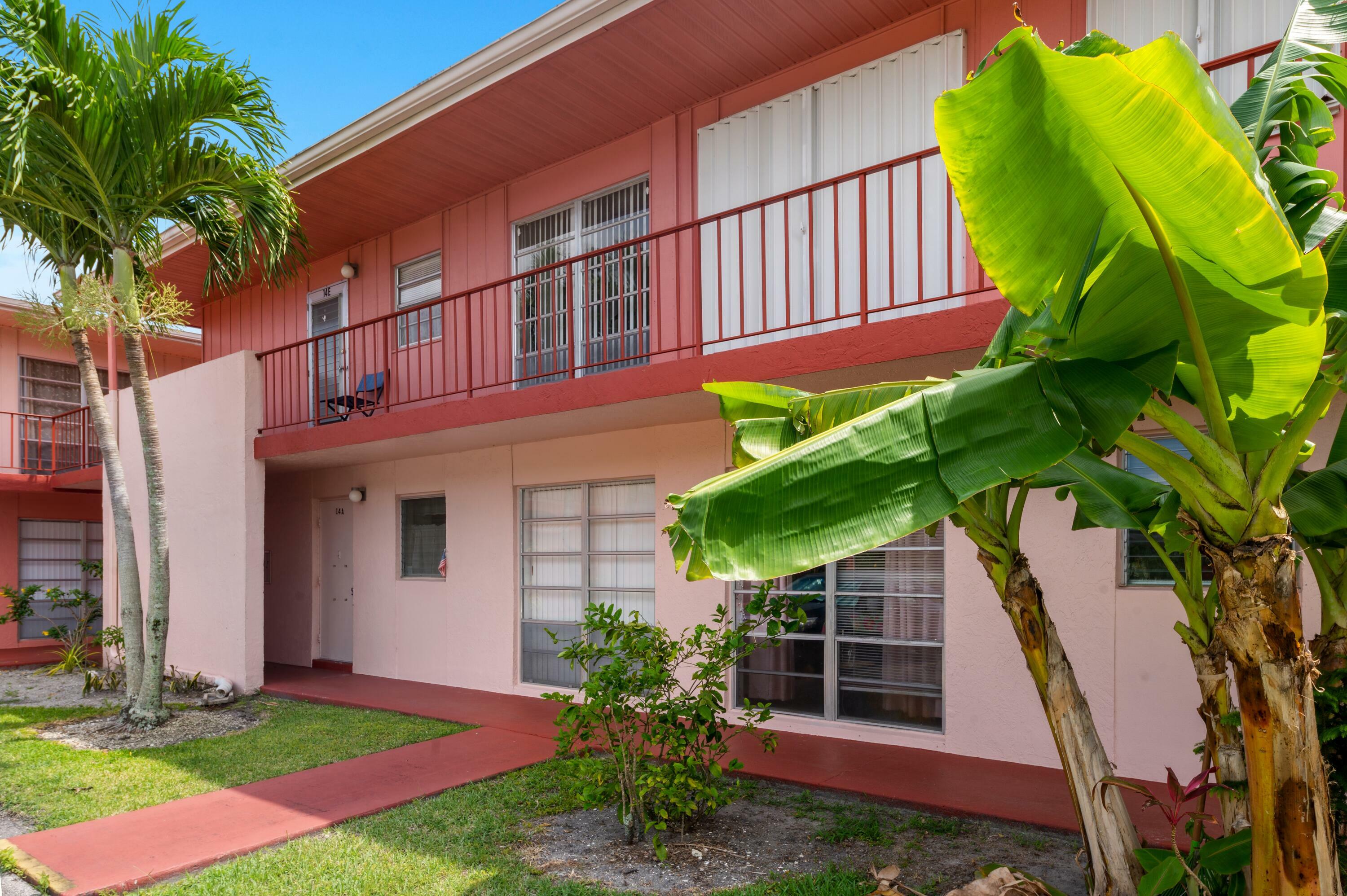 Property Photo:  14 Golfs Edge E  FL 33417 