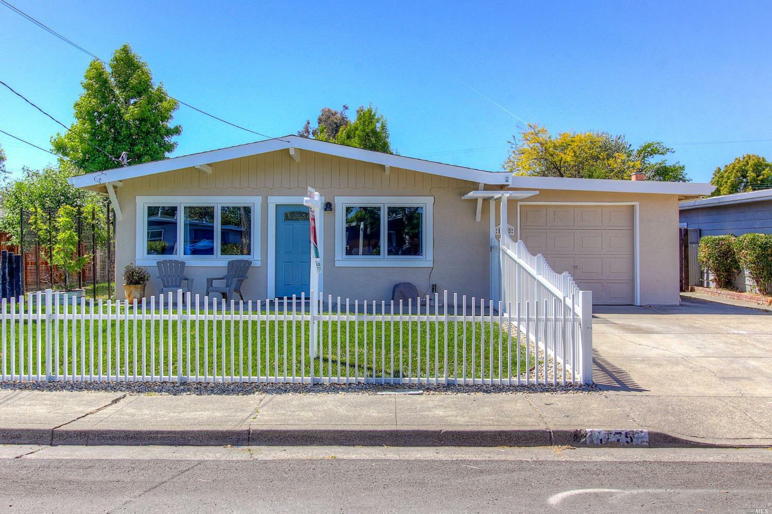 Property Photo:  1275 McGregor Avenue  CA 94954 