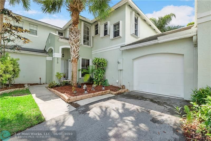 Property Photo: 4710 Grapevine Way 4710 FL 33331