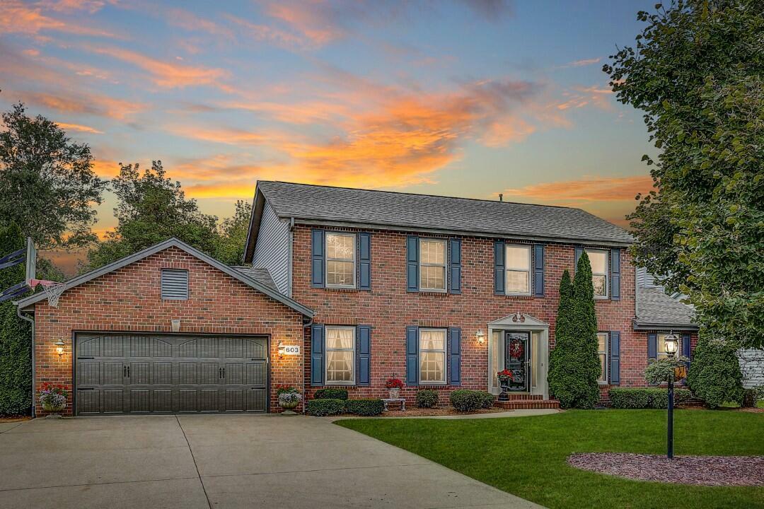 Property Photo:  603 Greenway Ter  WI 53029 
