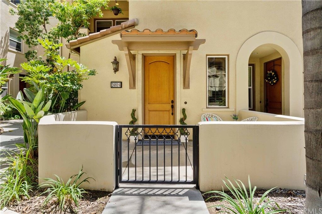 Property Photo:  2481 Wagner Street 4  CA 91107 