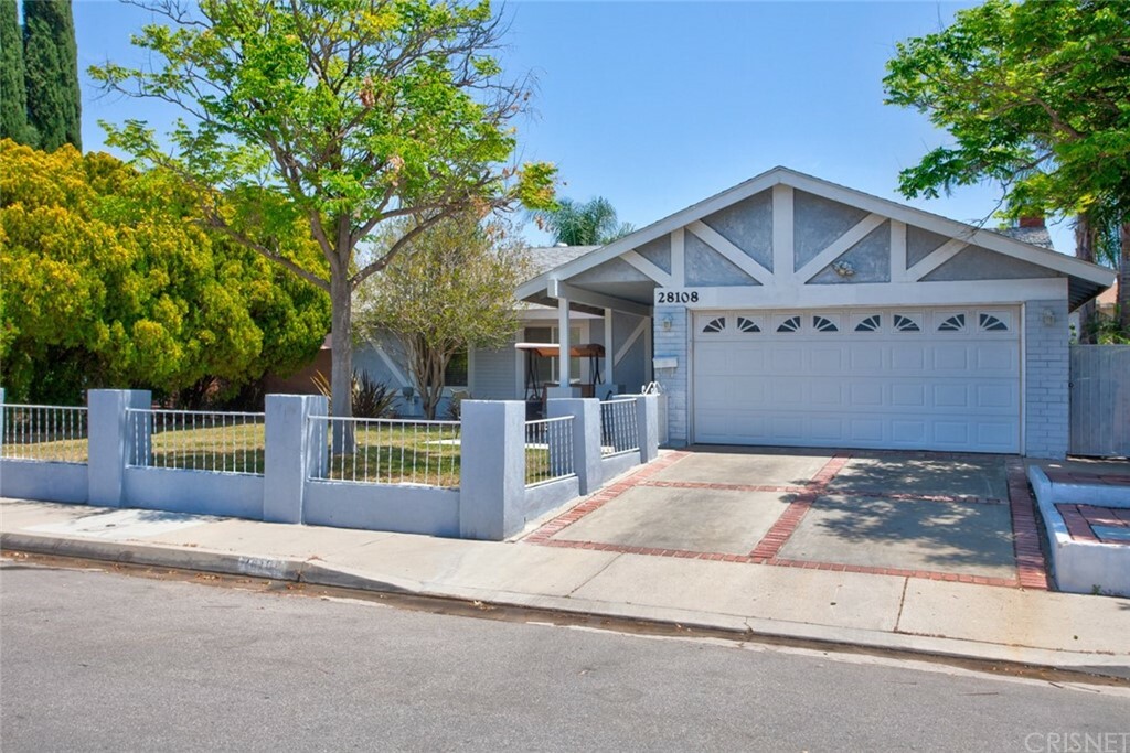 Property Photo:  28108 Oaklar Drive  CA 91350 