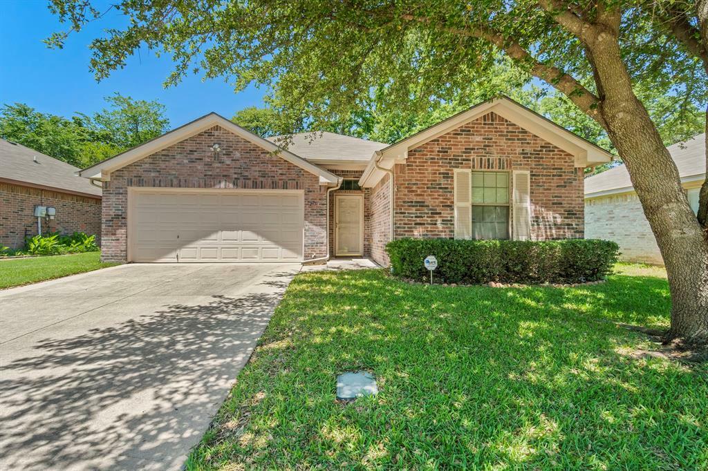 Property Photo:  2431 Arbor Court  TX 75060 