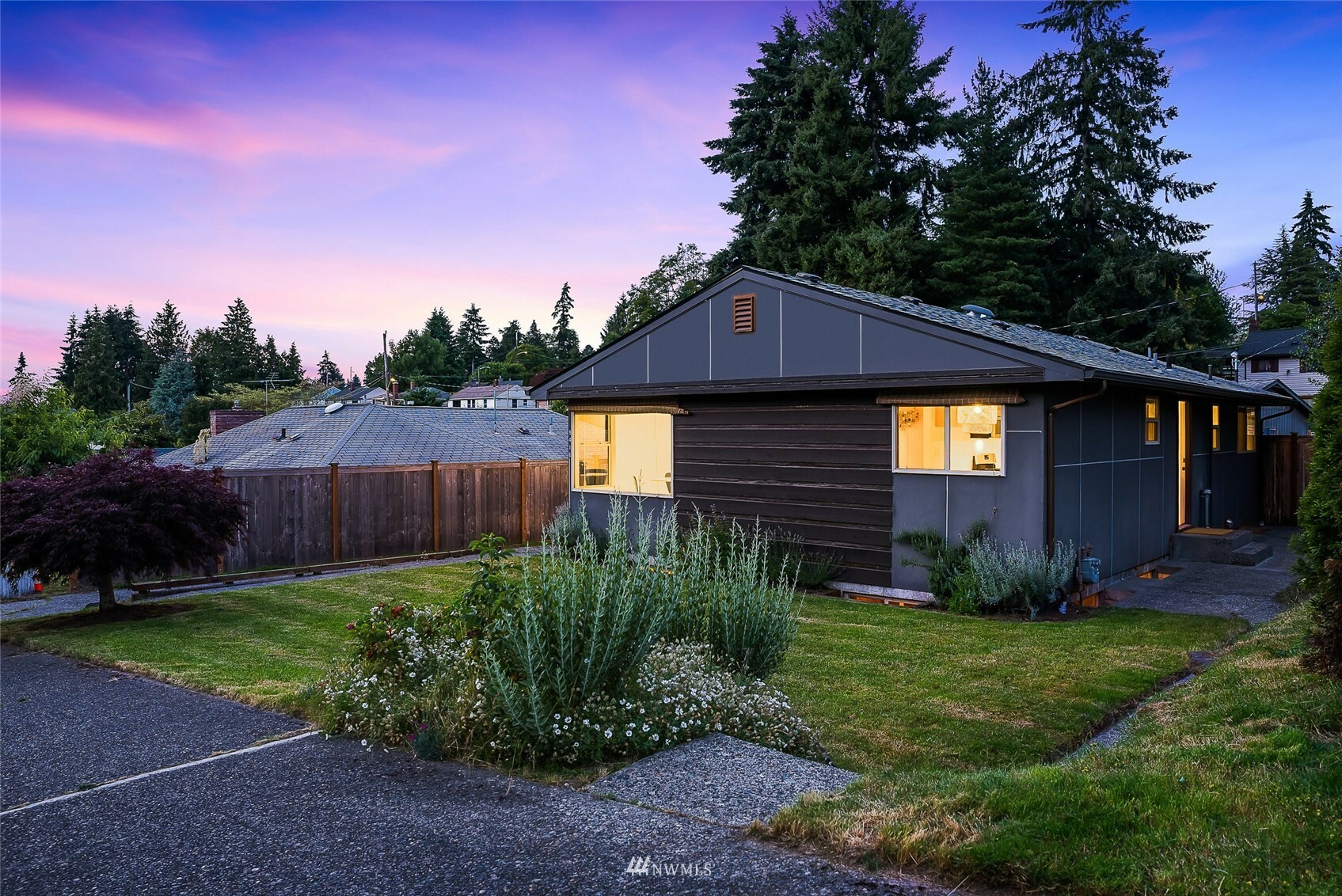 Property Photo:  9416 25th Avenue SW  WA 98106 