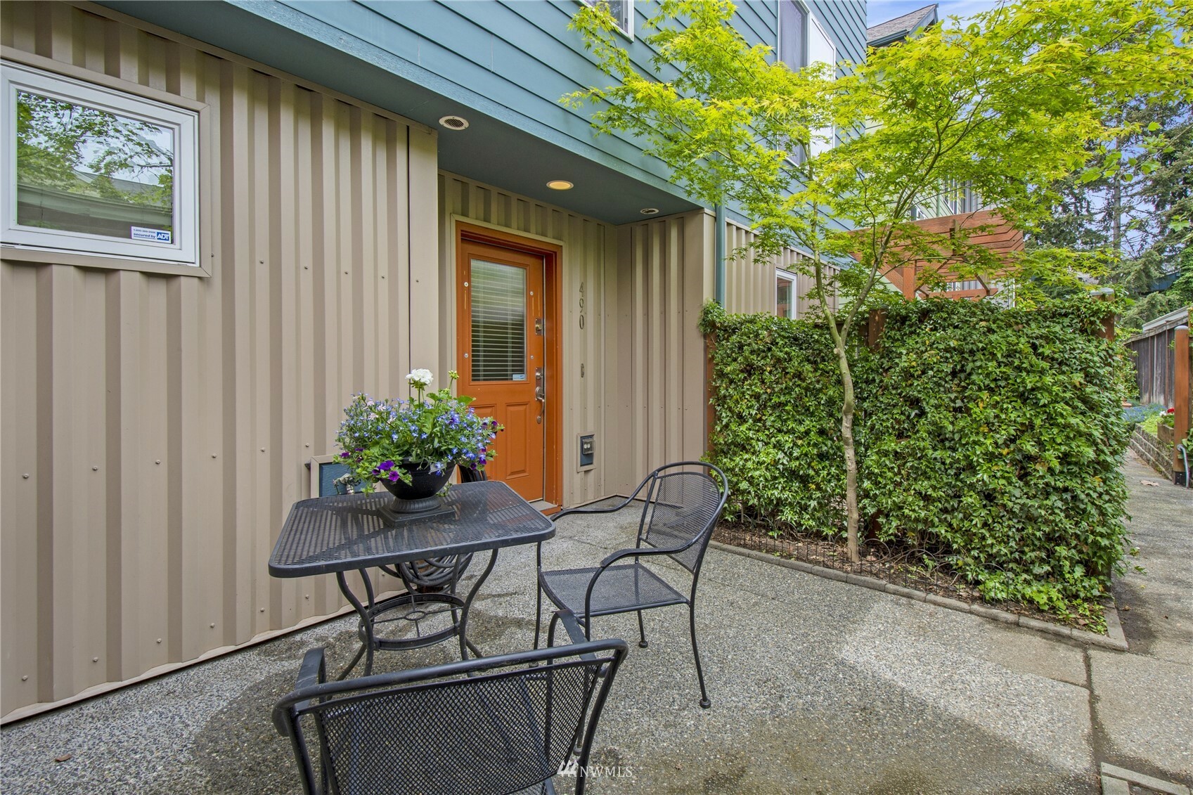 Property Photo: 490 N 130th Street 490 WA 98133