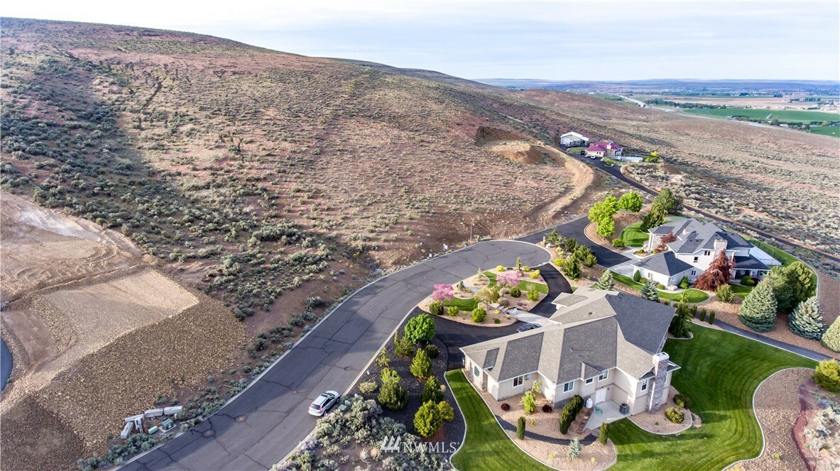 Property Photo: 530 Jadehurst Drive WA 98823
