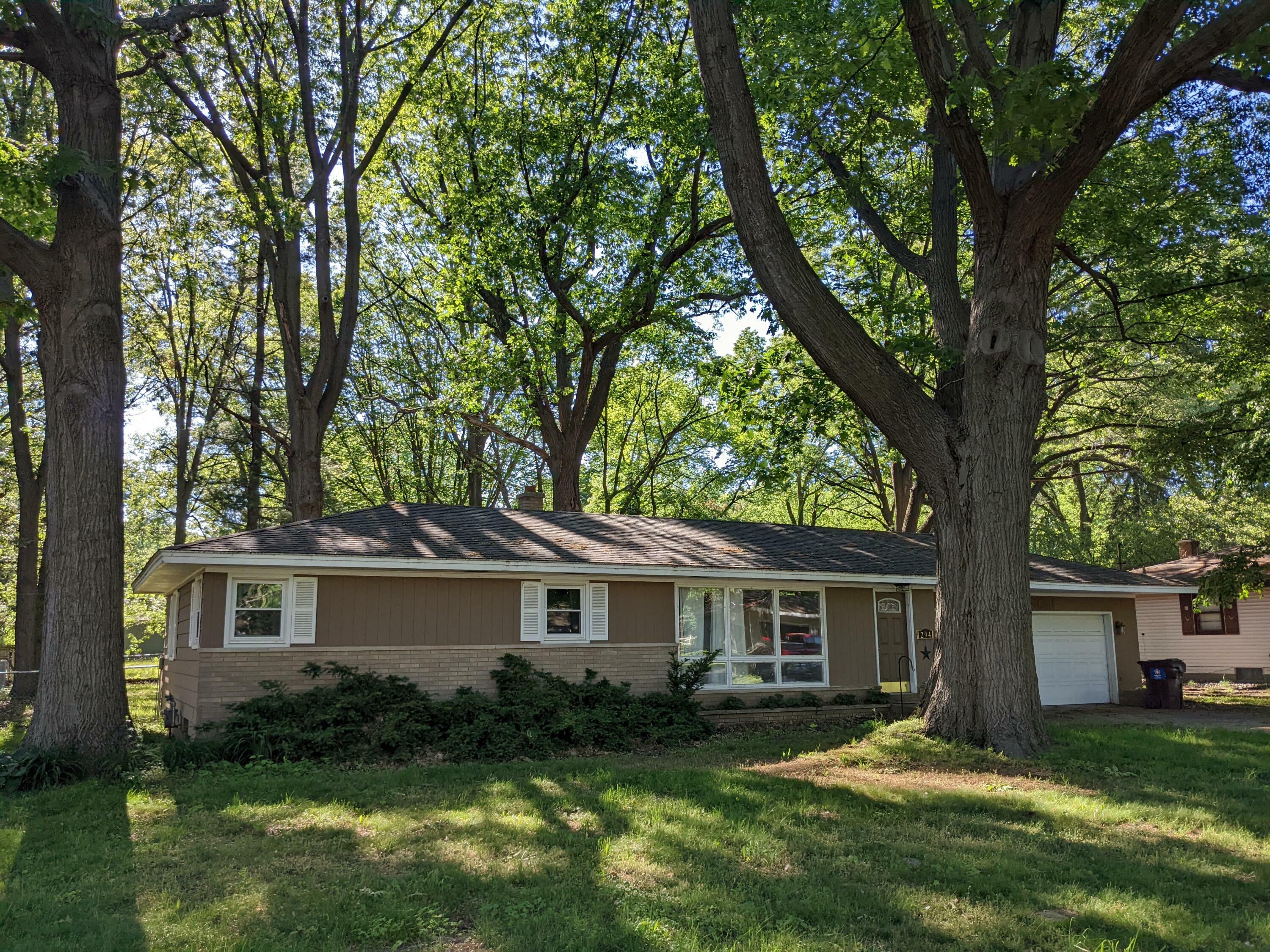 Property Photo:  294 Eastmont Avenue  MI 49424 