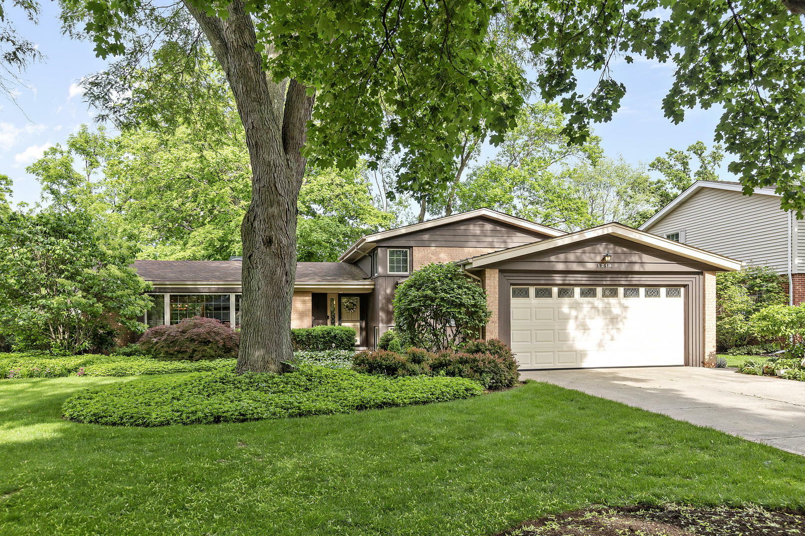 Property Photo:  1219 Norman Lane  IL 60015 