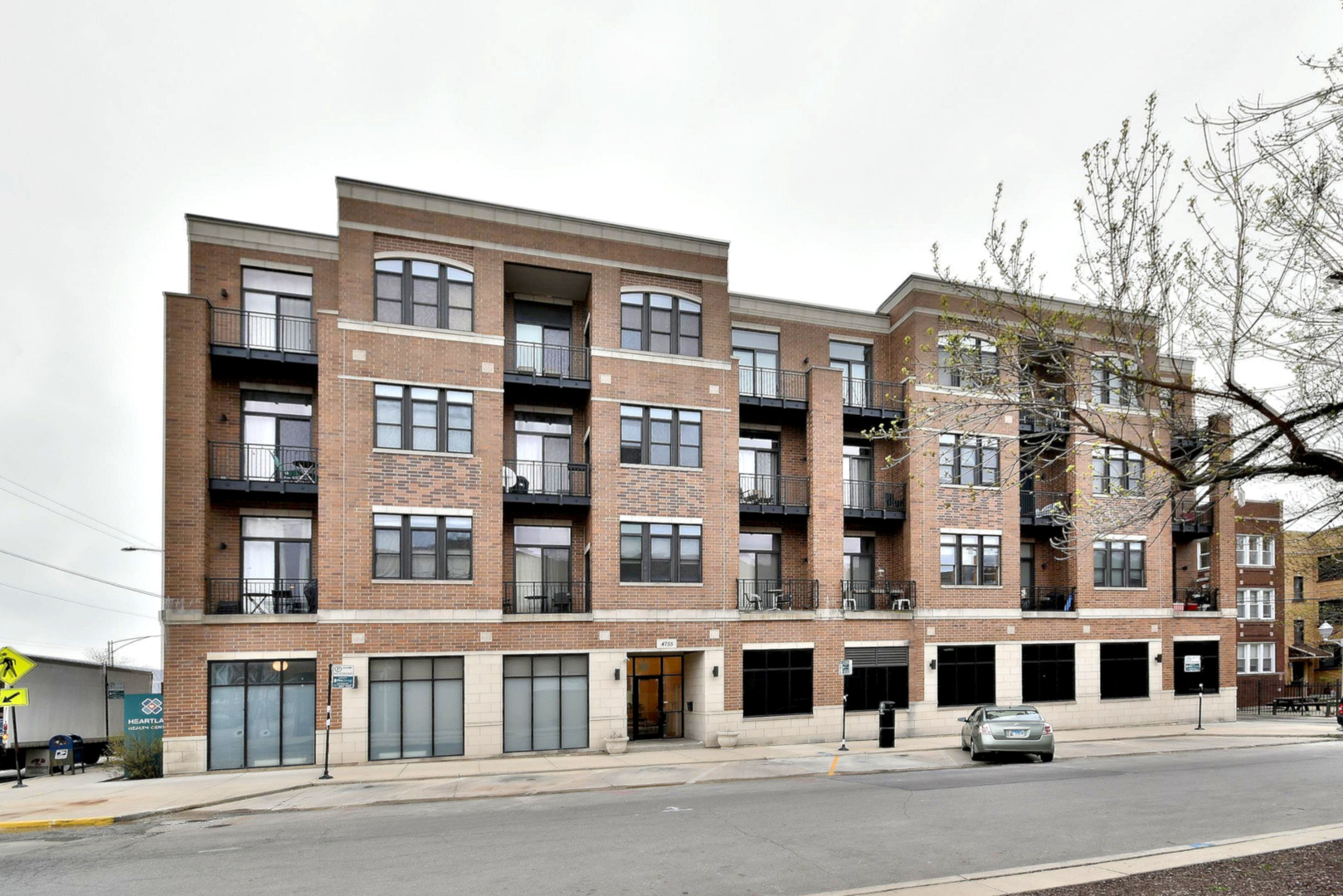 Property Photo: 4755 N Washtenaw Avenue 407 IL 60625
