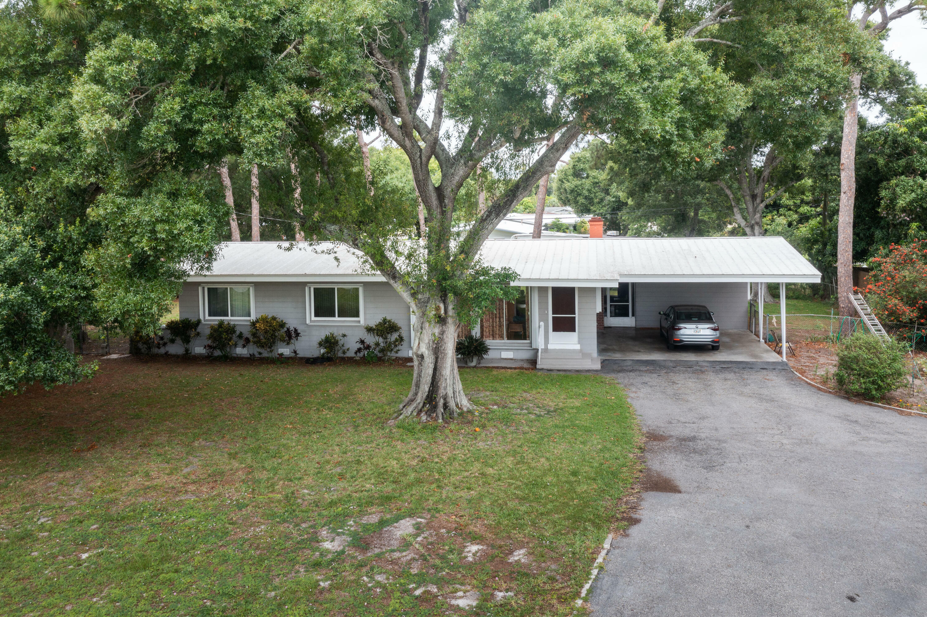 Property Photo:  3005 Sunrise Boulevard  FL 34982 