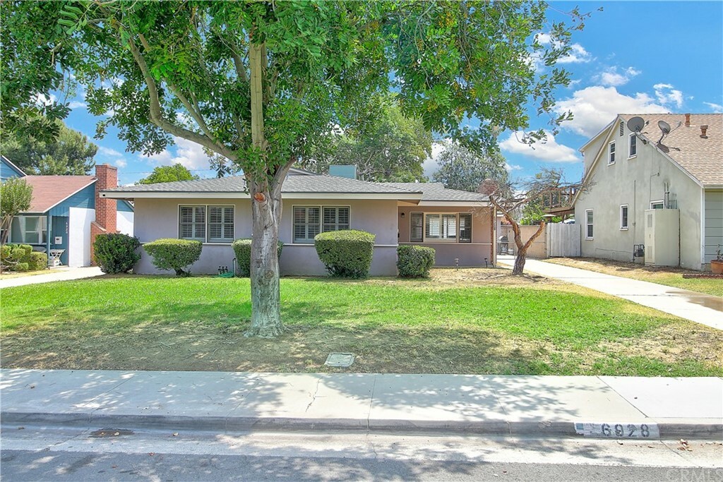 Property Photo:  6928 Yellowstone Drive  CA 92506 