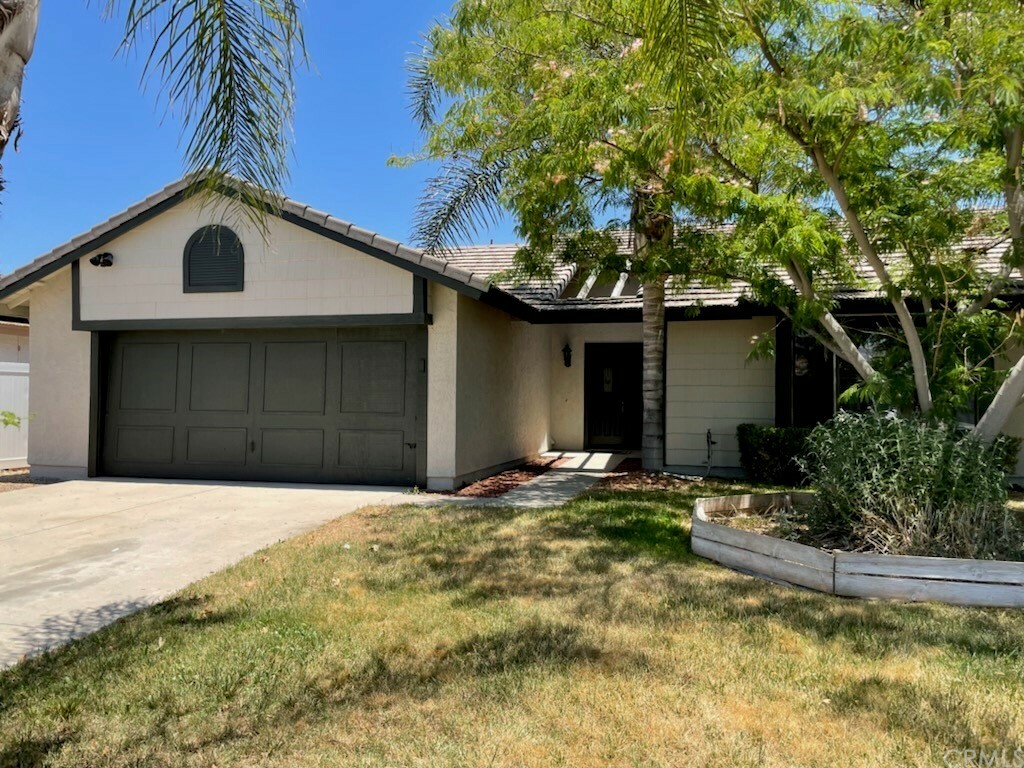 Property Photo:  29780 Avenida De Real  CA 92586 