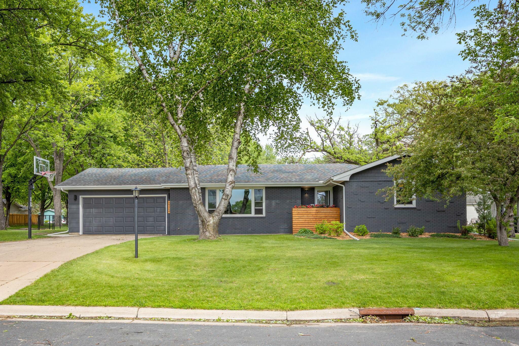 Property Photo:  1025 Sherwood Street SE  MN 55350 