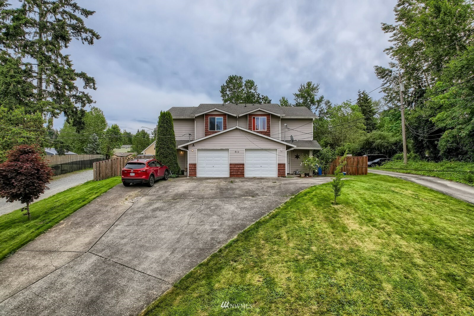 Property Photo:  610 11th Avenue  WA 98354 