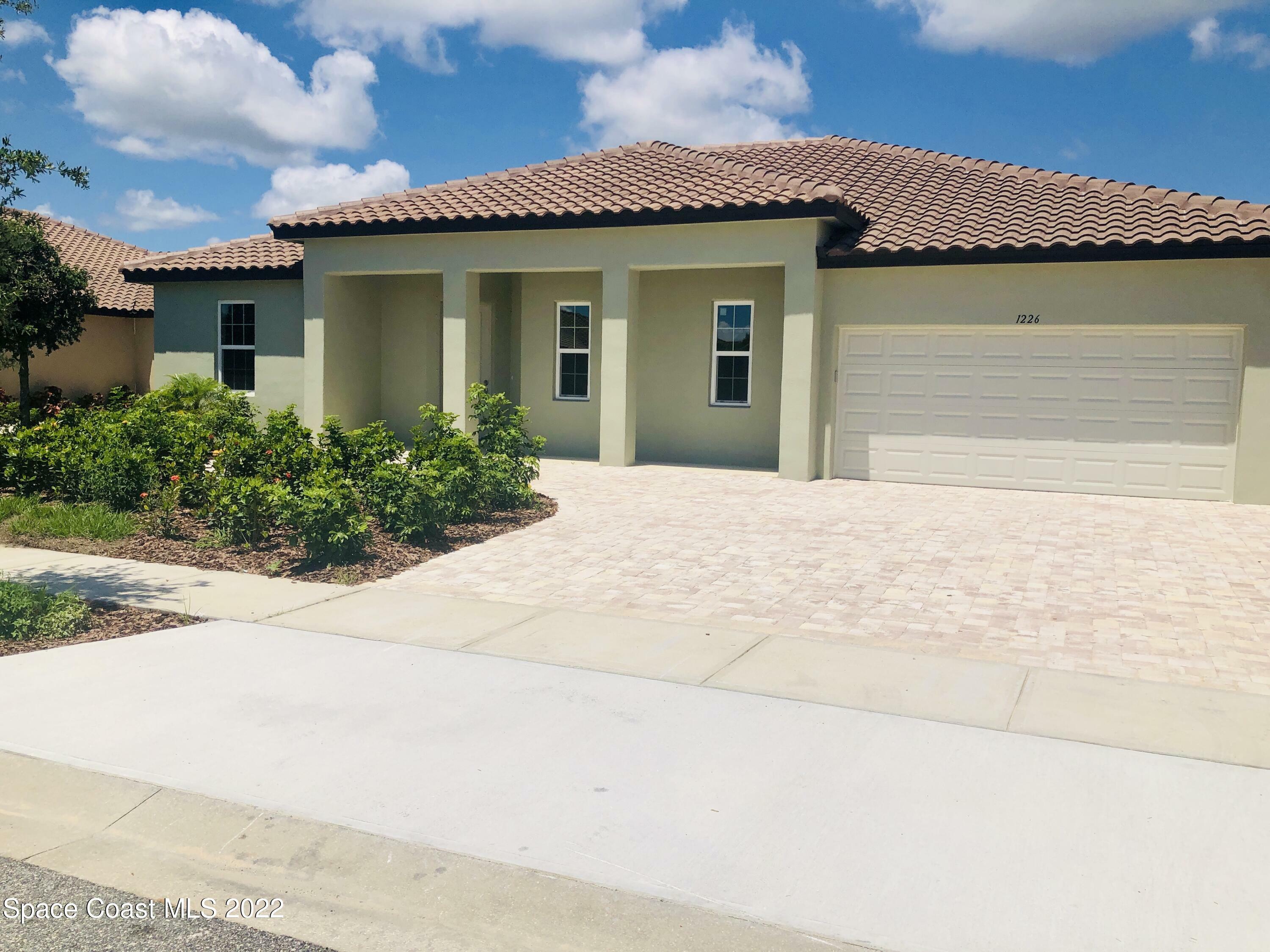 Property Photo: 1226 Fulton Circle FL 32780