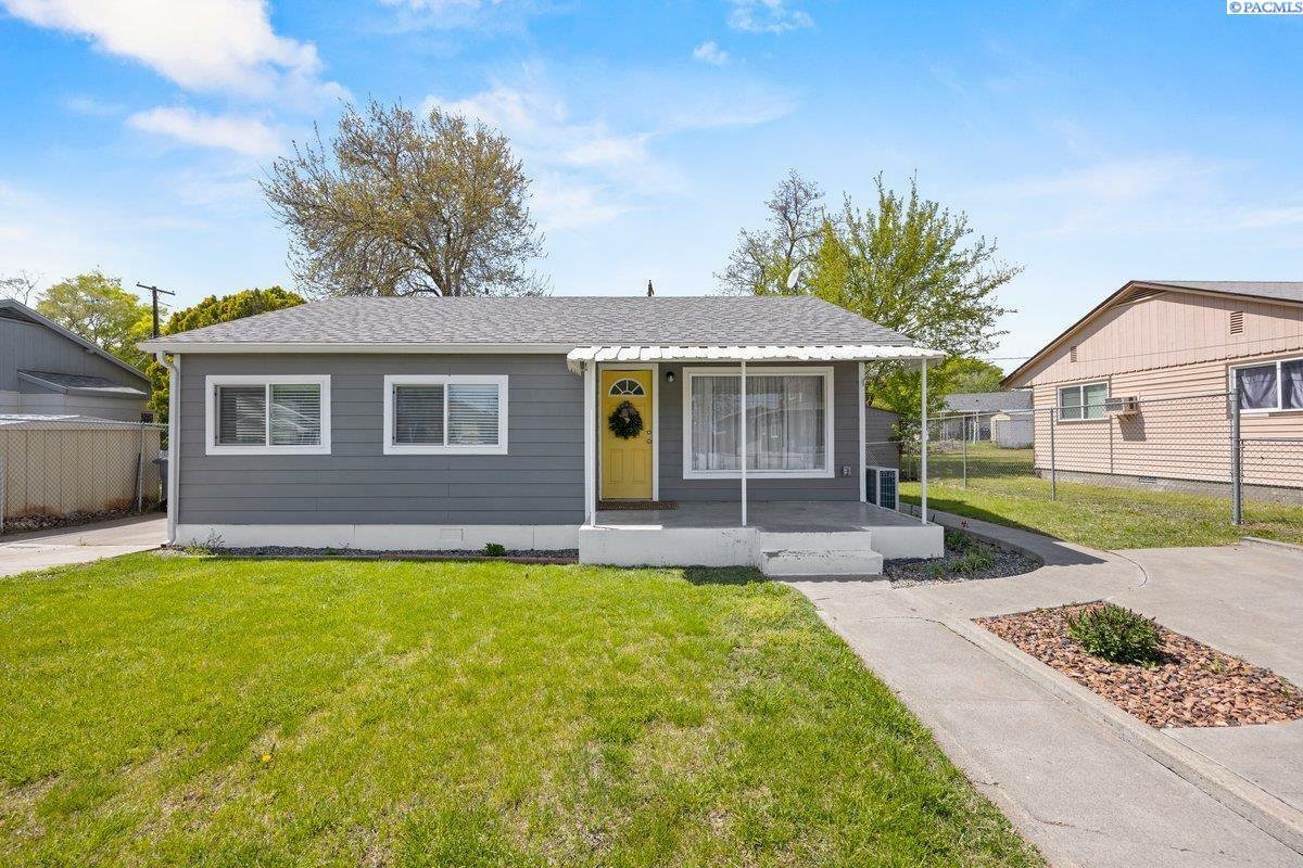 Property Photo: 907 Smith Ave WA 99352
