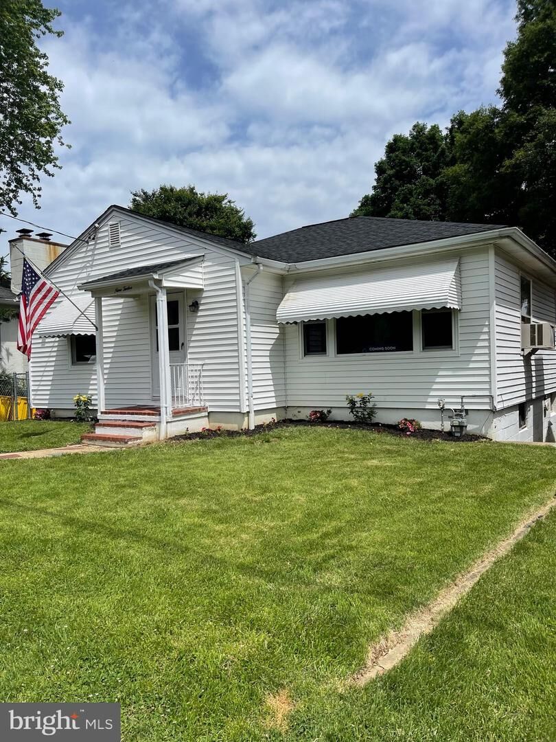 Property Photo:  912 Poplar Avenue  MD 21401 