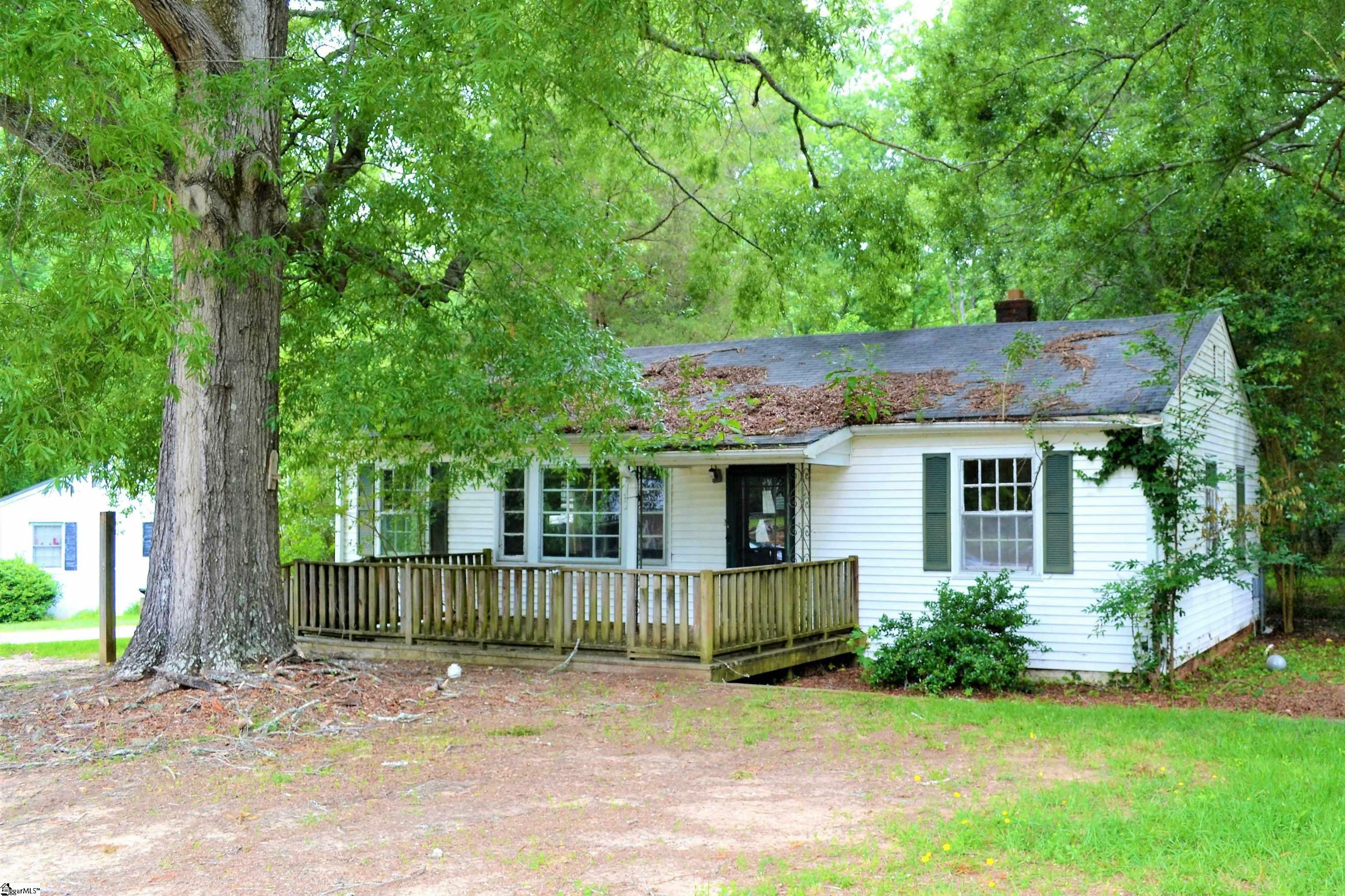 Property Photo: 112 Pinewood Circle SC 29620