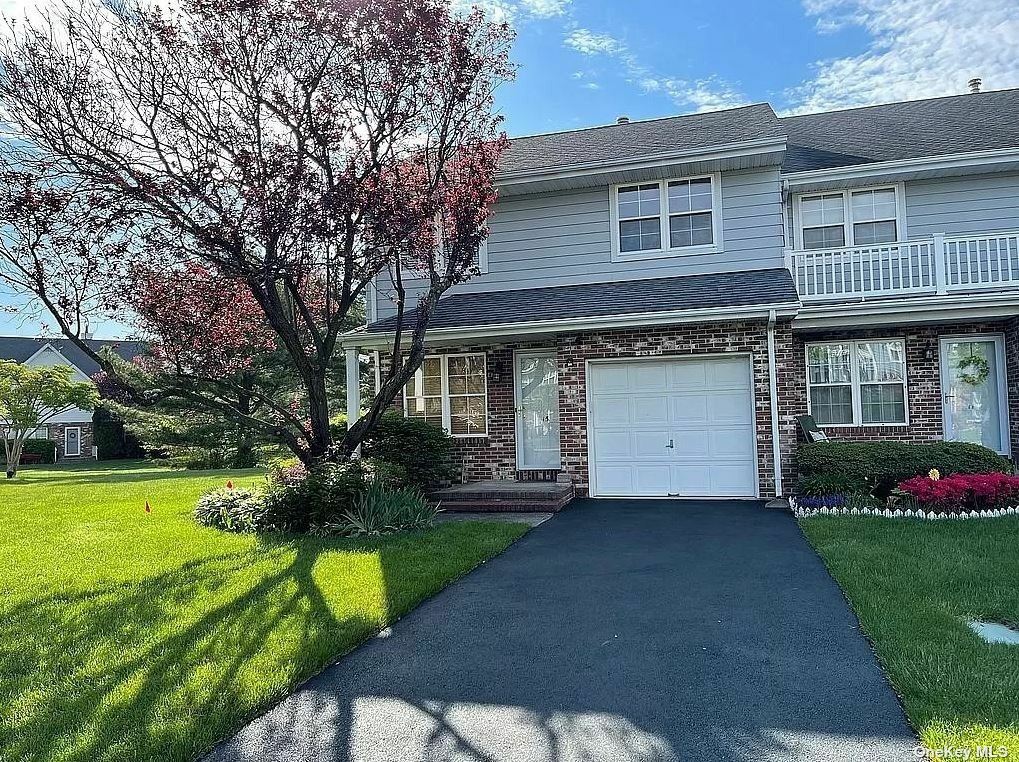 Property Photo: 15 Broadlawn Drive 15 NY 11722