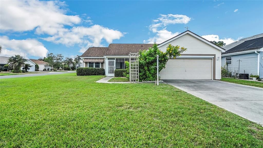 Property Photo: 1907 De Hoyos Place FL 32159