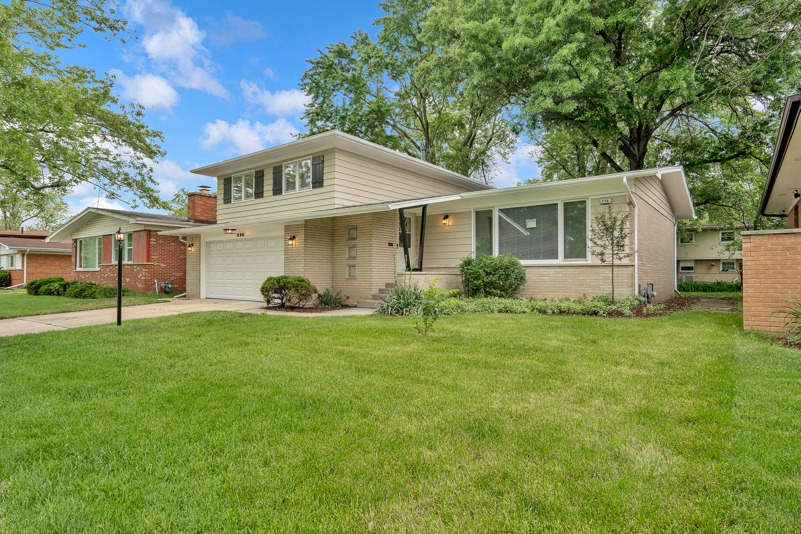 Property Photo:  236 N Park Drive  IL 60425 