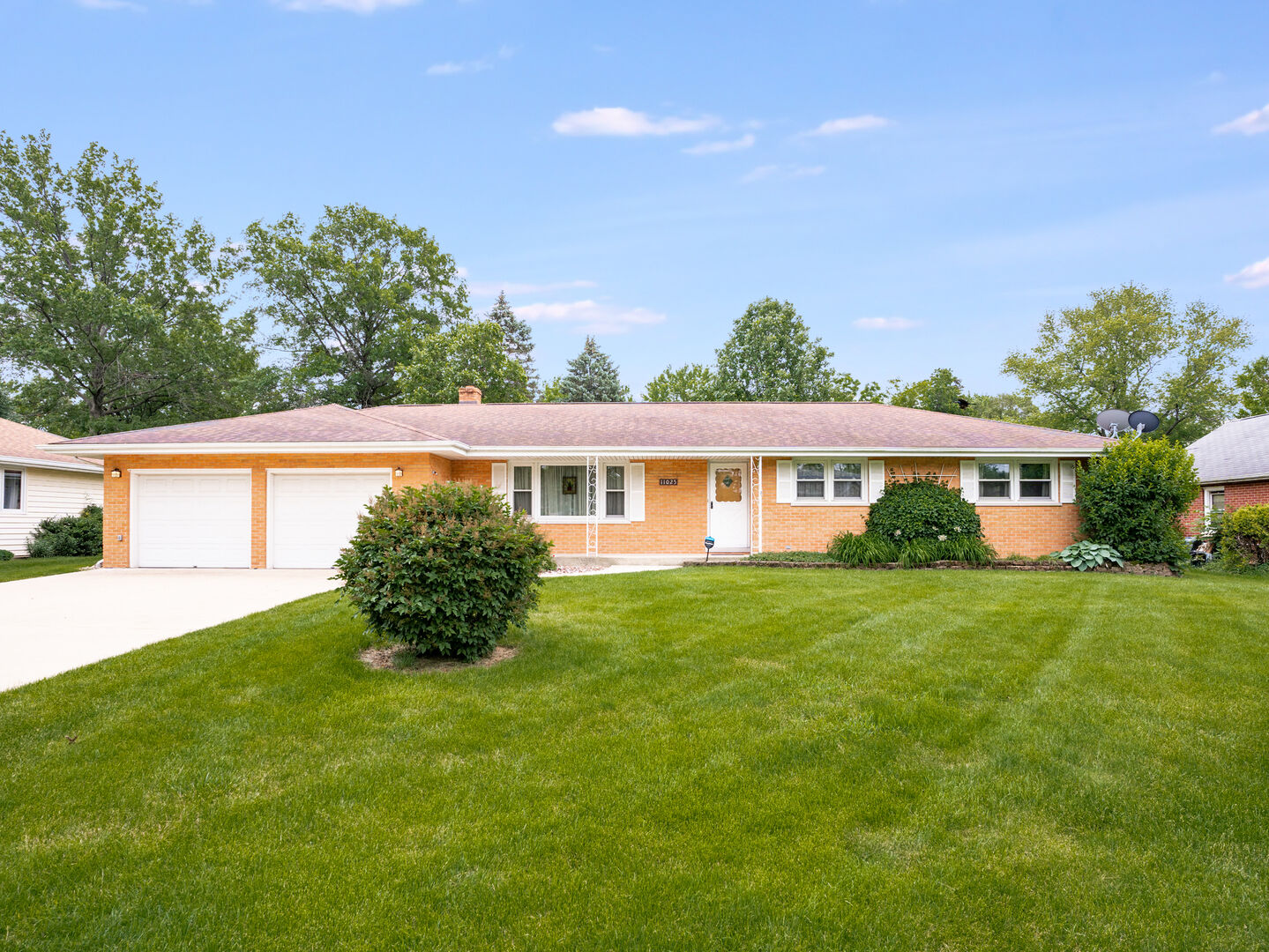 Property Photo: 11025 Bryant Road IL 60448