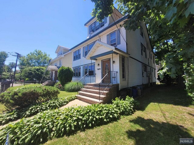 Property Photo:  78-80 Weequahic Avenue  NJ 07112 