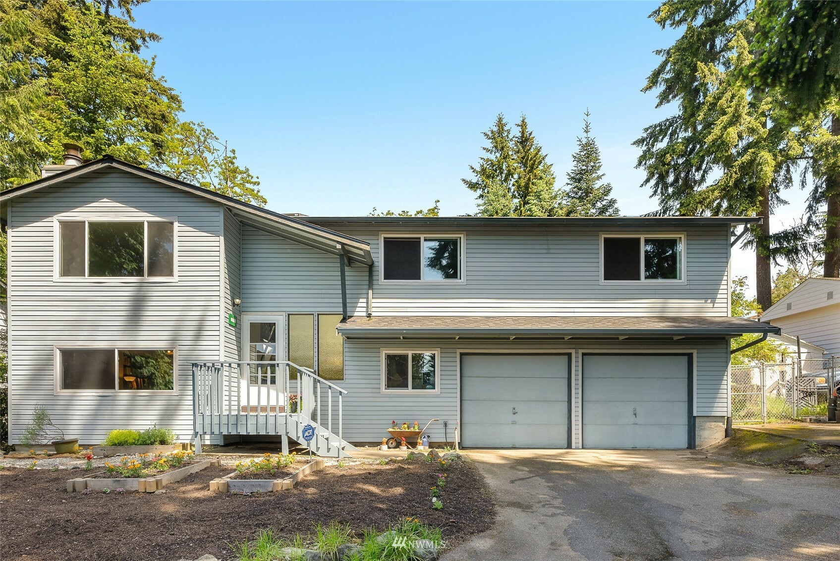 Property Photo:  12541 37th Avenue NE  WA 98125 