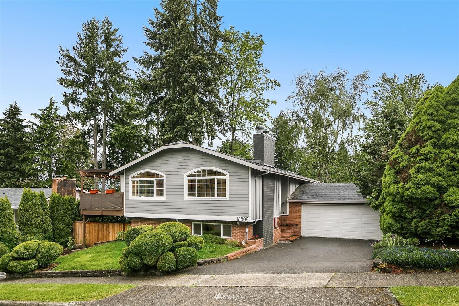 Property Photo: 16808 NE 106th Street WA 98052
