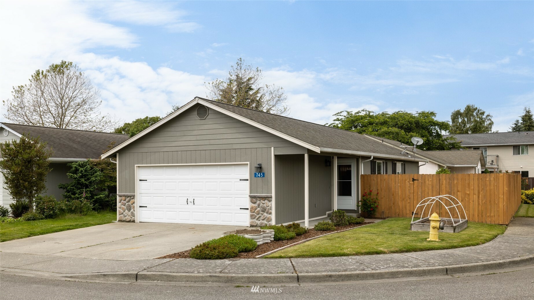 Property Photo:  745 Westpoint Place 33  WA 98233 