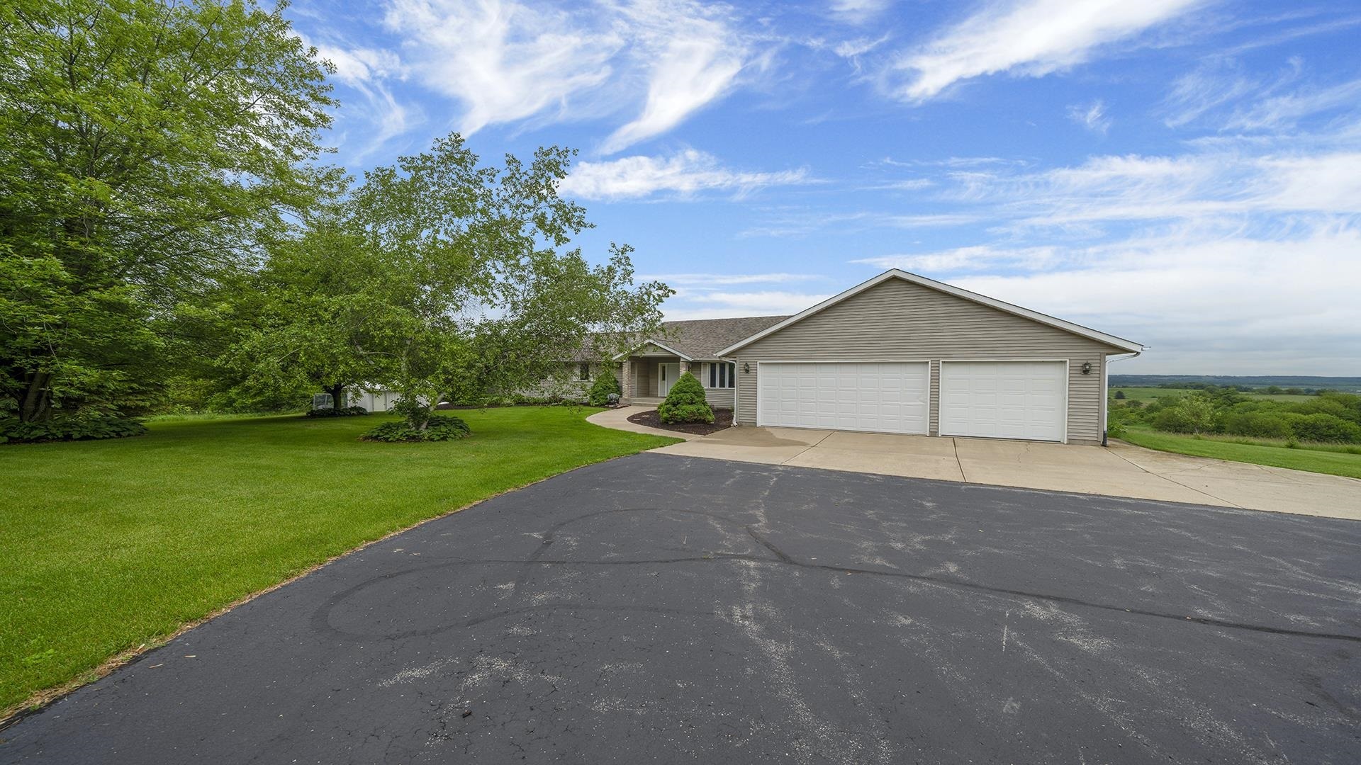 Property Photo:  14853 Laube Road  IL 61024 