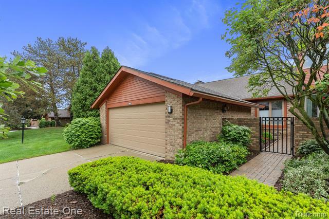 866 Greenview Court 6  Rochester Hills MI 48307 photo