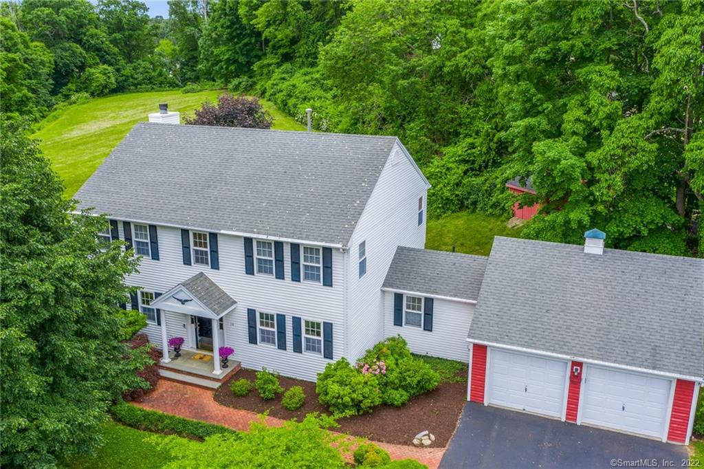 Property Photo:  16 Rustic Lane  CT 06468 