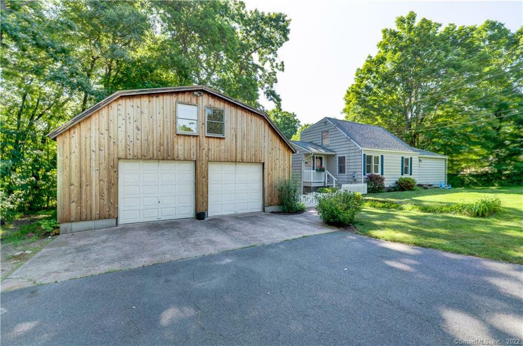 Property Photo: 372 Tunnel Road CT 06066