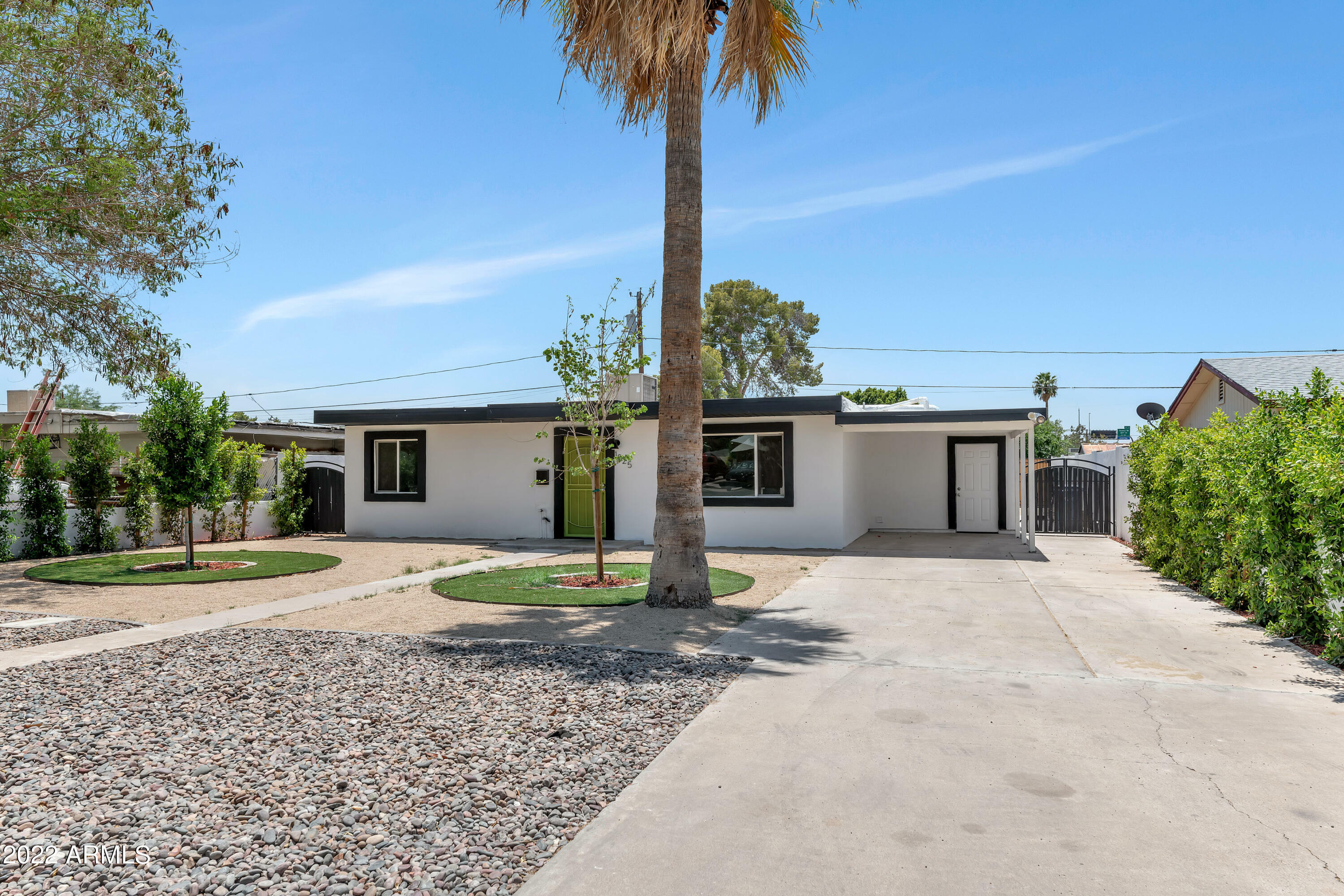 Property Photo:  1825 E Clarendon Avenue  AZ 85016 