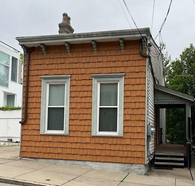 Property Photo:  982 Hatch St  OH 45202 