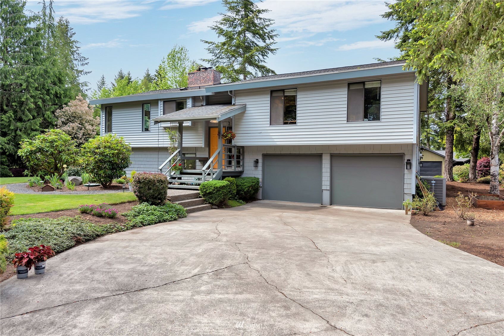 Property Photo:  8321 Medway Lane NE  WA 98110 