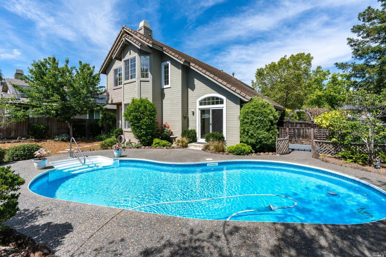 279 Banff Way  Petaluma CA 94954 photo
