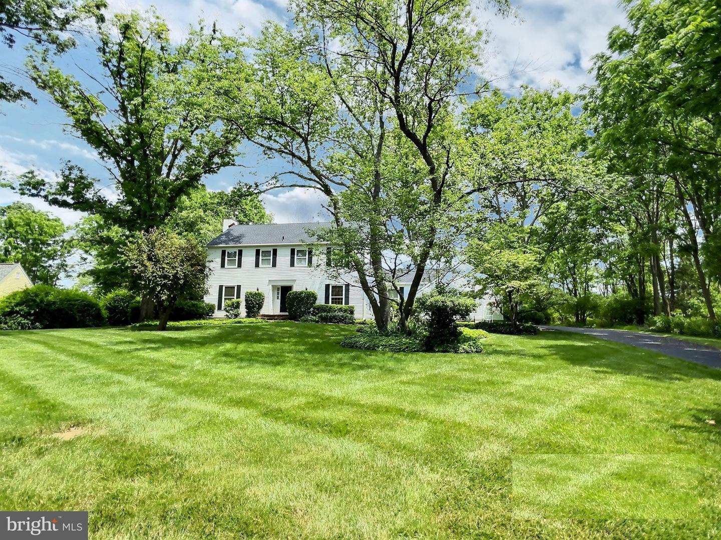 Property Photo:  216 Penn View Drive  NJ 08534 