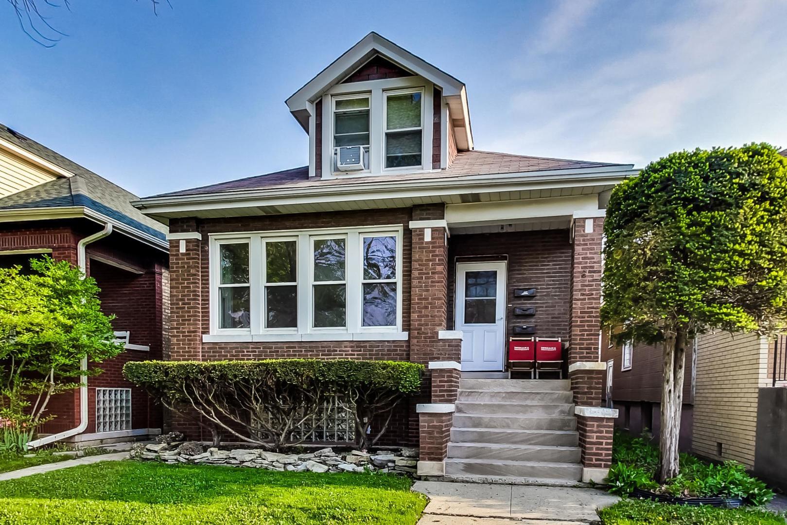 Property Photo: 5320 W Patterson Avenue IL 60641