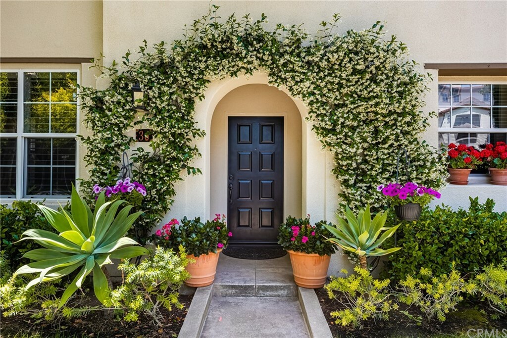 Property Photo:  36 Olivehurst  CA 92602 