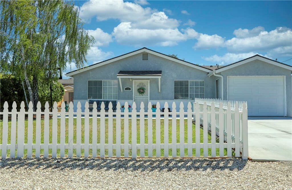 Property Photo:  170 S Burton Street  CA 93444 