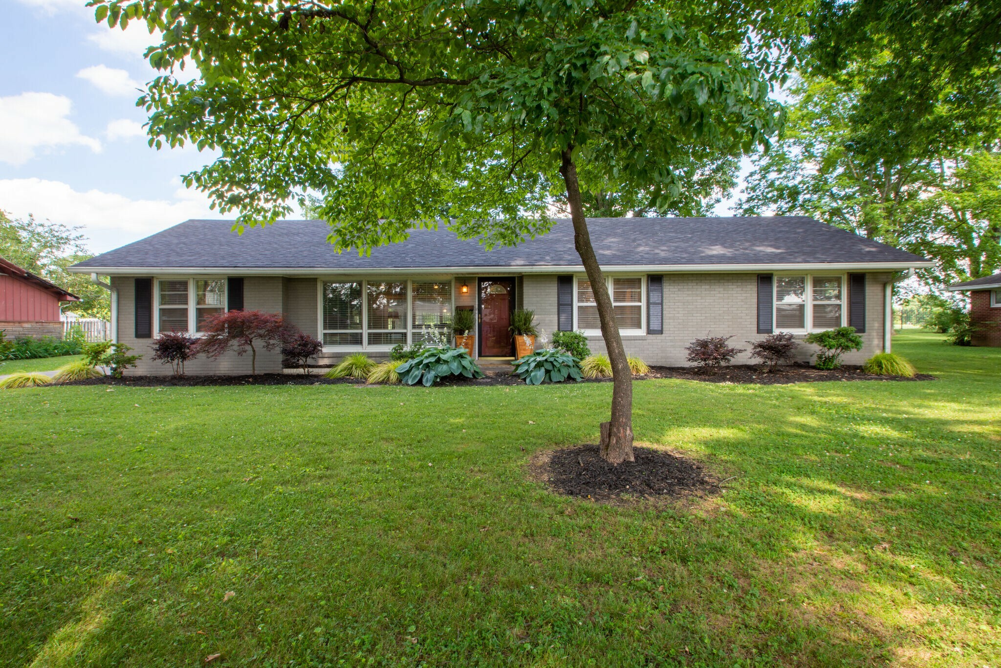 Property Photo:  1216 Poplar Dr  TN 38464 