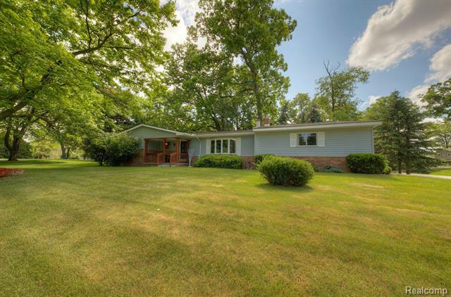 Property Photo: 1272 Duckwood MI 48383
