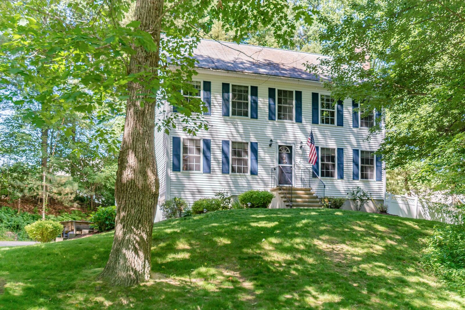 Property Photo:  79 Beacon Hill Road  NH 03076 